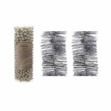 Feestwinkel | kerstversiering set van 2x stuks folieslingers en 1x stuks kralenslingers zilver morgen amsterdam