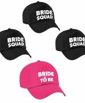 Petjes vrijgezellenfeest vrouw 1x bride to be roze 5x bride squad zwart